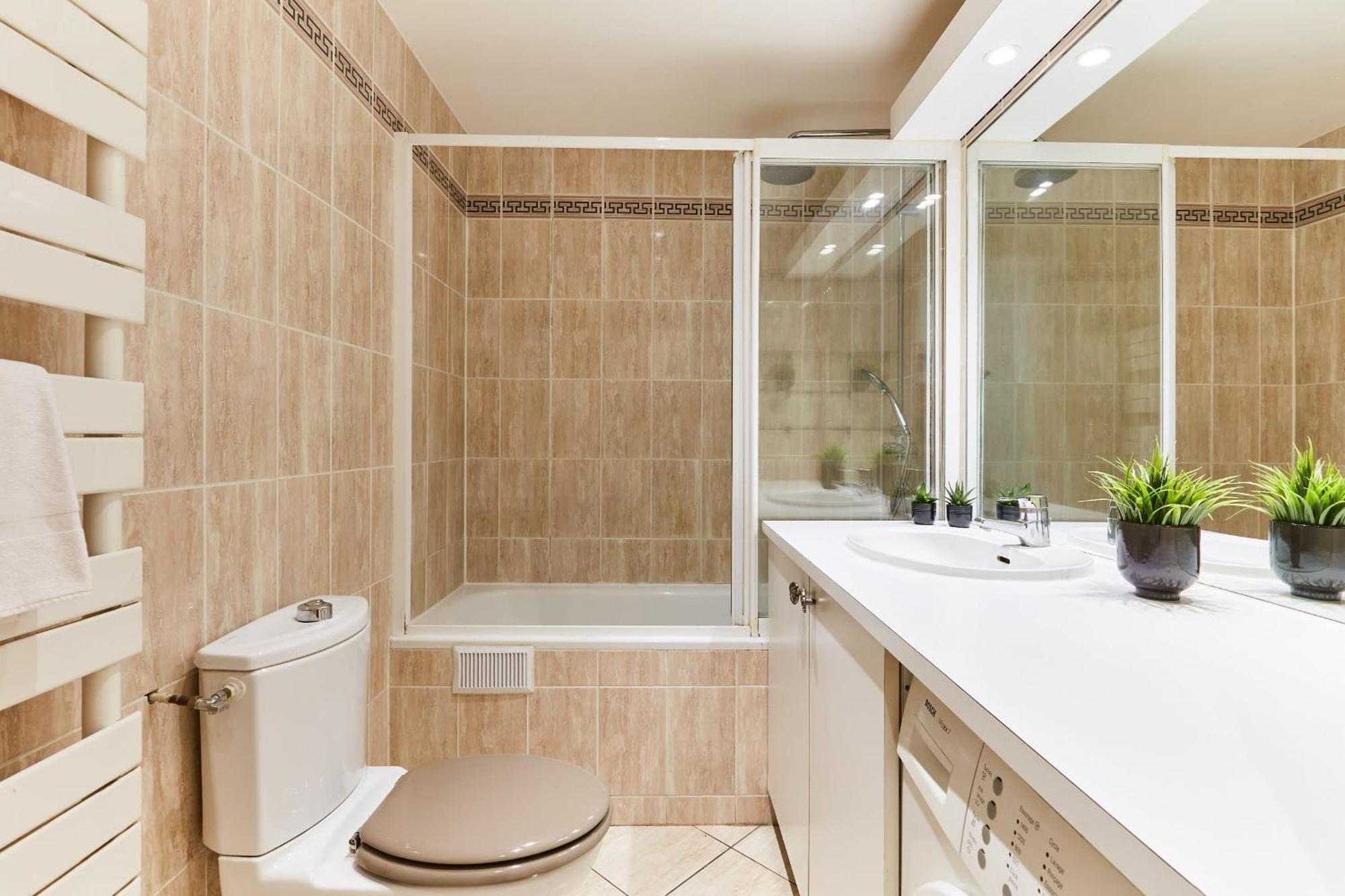 Latin Quarter - 1br With Balcony - Cityapartmentstay Appartement Parijs